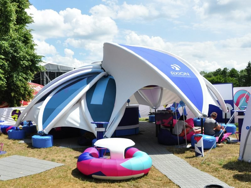 AXION inflatable dome with a lounge set (AXION installation)